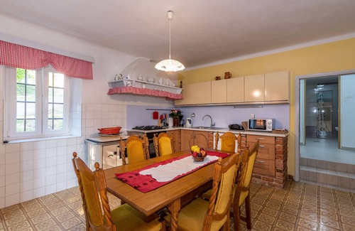 Susnjevica Villa | Scenic Retreat Near National Park with Oceanfront Luxury