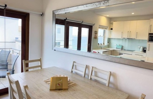 Cronulla Apartment | On The Esplanade: Beachside Comfort Near Cronulla Mall