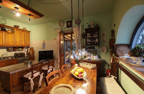 Vicopisano Villa | Poetic Villa with Pool in Nature - Guest Rated 9.8/10