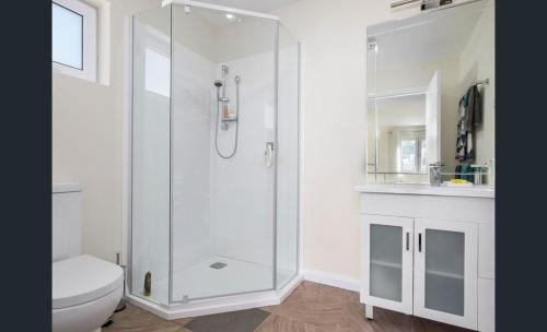 Lymington House | Relax by On the Huon River - Guest Rated 9.7/10