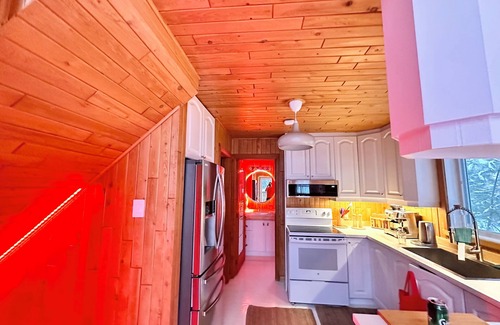 Chute-Saint-Philippe Cabin | On the lake /sauna, spa, boat