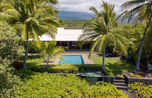 Honaunau-Napoopoo House | Experience Kealakekua Bay: Oceanfront Retreat with Pool