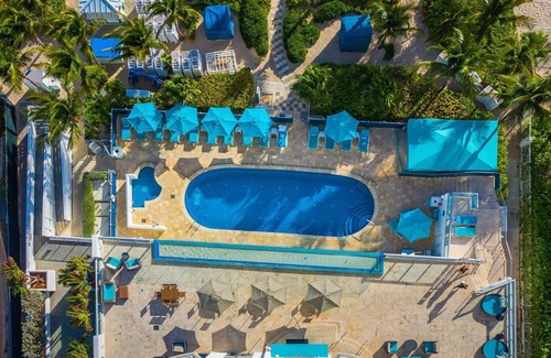 Sunny Isles Beach Resort | On the Ocean - Marenas Oceanfront Apartment