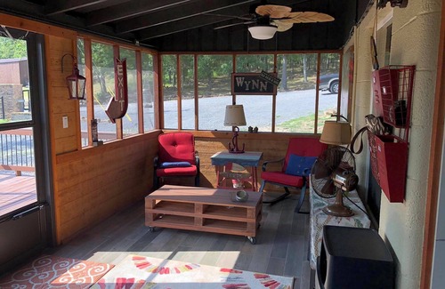 Cookson Cabin | Idyllic On The Rocks Cabin with Lake Views at Tenkiller