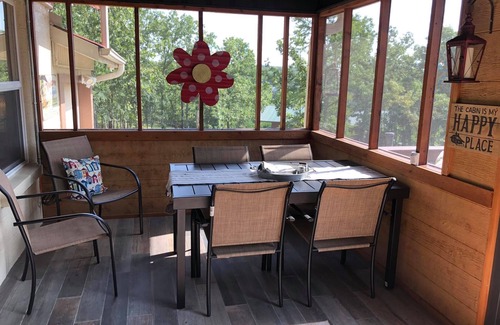 Cookson Cabin | Idyllic On The Rocks Cabin with Lake Views at Tenkiller