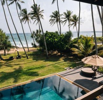 Unawatuna Villa | Oceanfront Bliss at On The Rocks - A 4-Star Escape