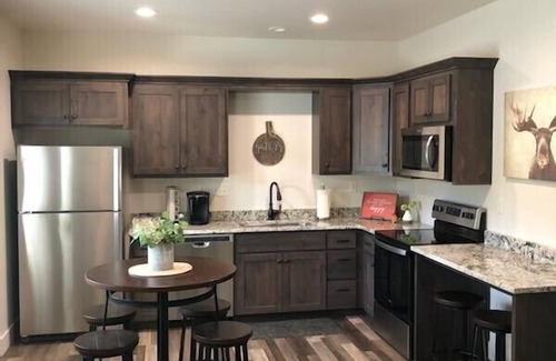 Salmon House | Cozy Cabin on the Salmon River with Kitchen Amenities