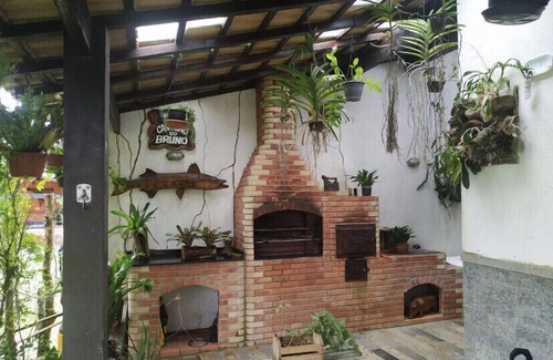 Rio das Ostras House | Beachfront Retreat: Pet-Friendly Stay by the Sea