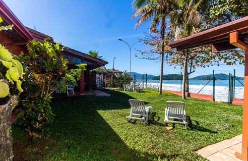 Caraguatatuba House | Beachfront Retreat with Ocean Views and Family-Friendly Amenities