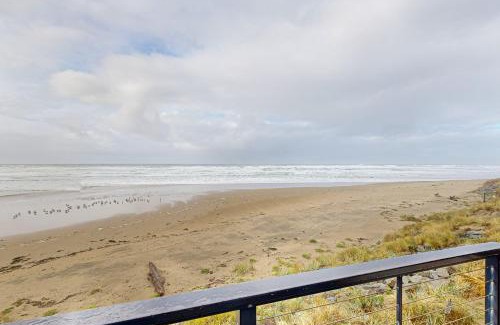 Rockaway Beach Apartment | On The Sand