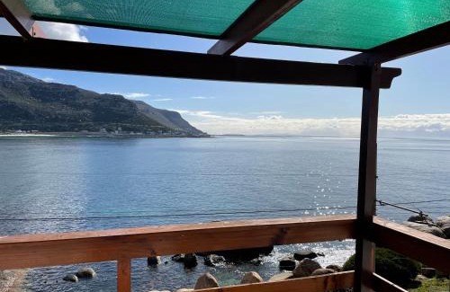 Fish Hoek Apartment | Premier Oceanfront Retreat: Guest Rated 9.5/10