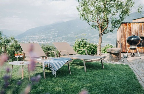 Cermes House | Cozy Holiday Residence on the Slope with Family Amenities