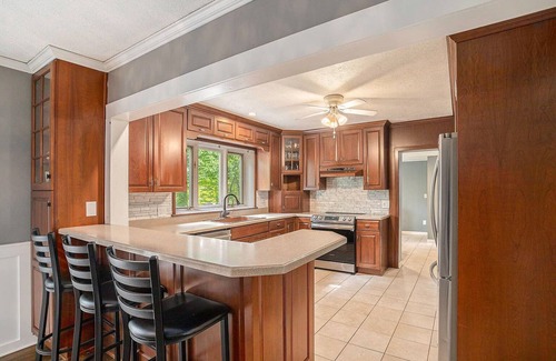 Niles House | Perfect Michigan Escape: Private Pool & Hot Tub for 16