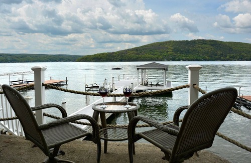 Hammondsport House | Romantic Cottage with Dock Views & Beach Fire Pit Retreat