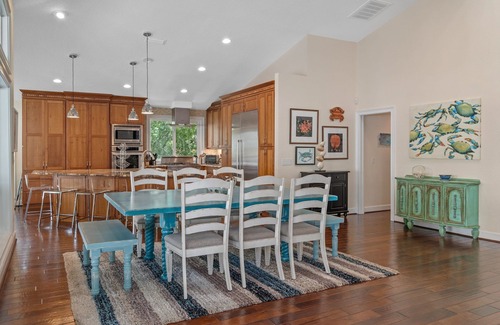 Riverhaven Village House | Cozy Waterfront Retreat with Boat Access and Great Amenities