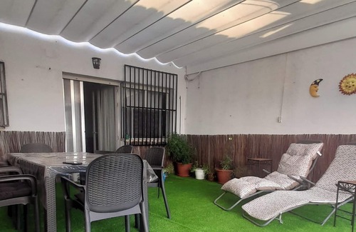 Manzaneque House | Cozy Stay with Breakfast and Spa Amenities Included