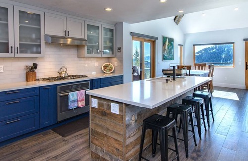 Twin Peaks House | Experience Modern Comfort at West Shore Ward Canyon Home