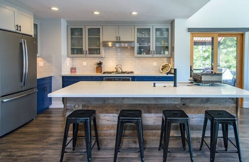 Twin Peaks House | Experience Modern Comfort at West Shore Ward Canyon Home