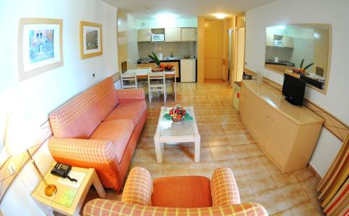 Las Galletas Apartment | Discover Ona Alborada: Oceanfront Bliss & Family-Friendly Fun