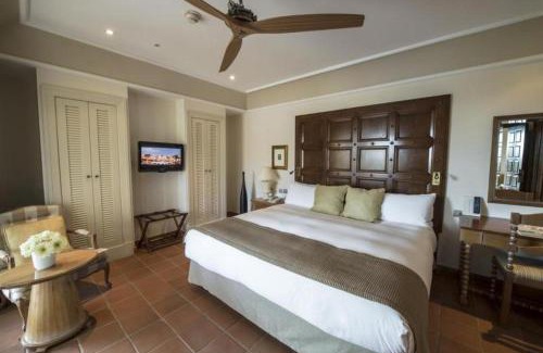 Torre-Pacheco Hotel | Relax at Ona Mar Menor Golf & Spa - 5-Star Oceanfront Escape