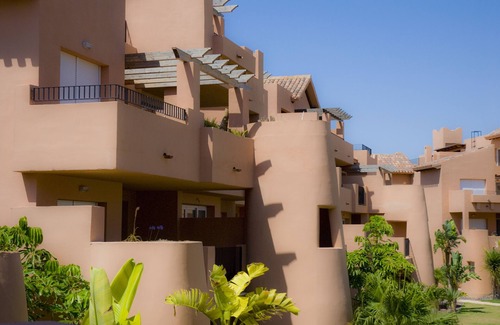 Torre-Pacheco Apartment | Relax at Ona Mar Menor with Ocean Views & Spa Amenities