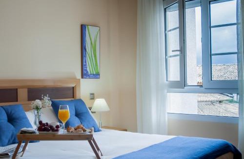 Denia Apartment | Relaxing Ona Ogisaka Garden: Pool, Restaurant & Family Fun