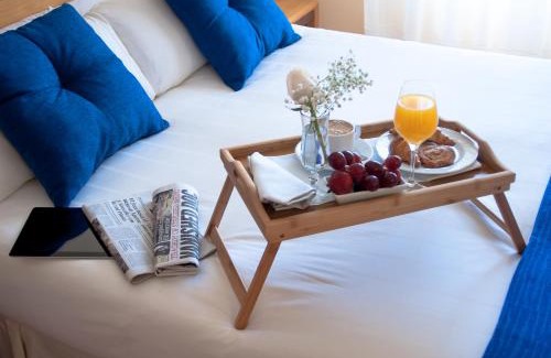 Denia Apartment | Relaxing Ona Ogisaka Garden: Pool, Restaurant & Family Fun