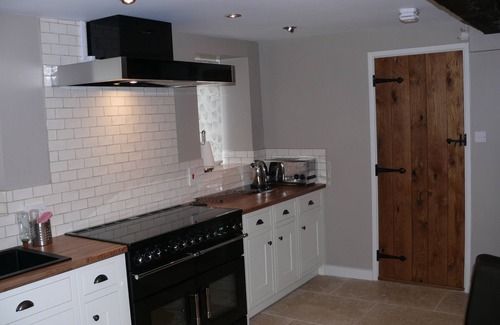 Holme House | Updated Barn Conversion with Ocean View & Pet-Friendly Amenities