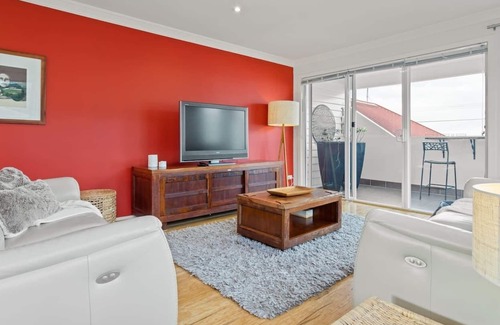Kingston Beach Cottage | Unwind at Once Upon a Tide Kingston Beach Esplanade