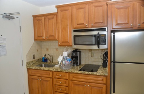 Ortona Park Resort | Ocean View Condo with Pool & Spa - Rated 9.6/10!