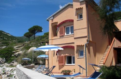 Seccheto Apartment | Experience Onda Su Onda Appartamenti: Oceanfront Bliss