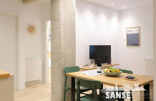 Antiguo Apartment | Family-Friendly Ondarreta Beach by SanSe Holidays