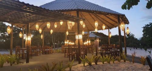 Porto Seguro Apartment | Discover ONDAS PRAIA RESORT: Family-Friendly with Pool & Hot Tub
