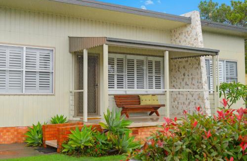 Crescent Head House | Pet-Friendly Ondine: Family Fun at 4 Belmore Street