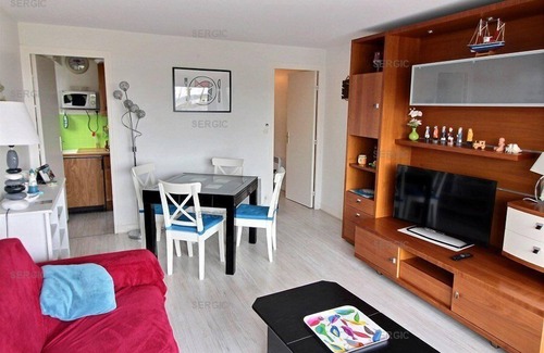 Le Crotoy Apartment | ONDINES1: Beautiful Apartment with Marina Views & Pet Friendly