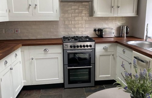 Long Itchington Apartment | Perfect Getaway at One Abbey Lane - Family-Friendly Stay