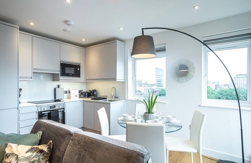 Slough Apartment | Cozy One Bed Near Queensmere Shopping Centre by Belvilla