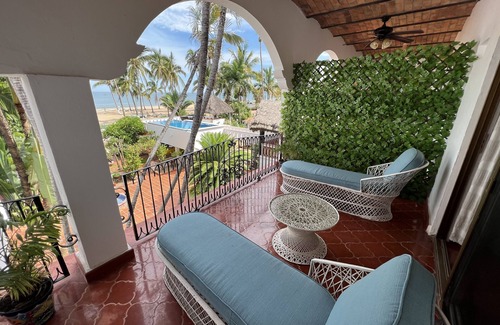 Rincon de Guayabitos Villa | Oceanfront Villa with Breakfast & Perfect 10 Rating