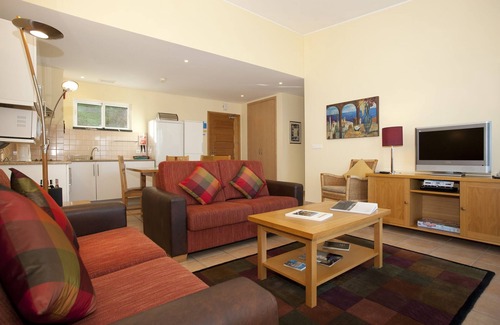 Camara de Lobos Apartment | Scenic One Bedroom Apartment at Cabo Girão with Pool Access