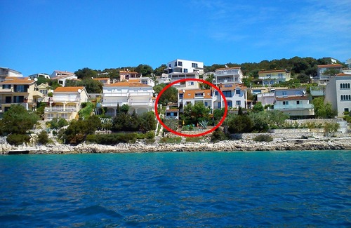 Okrug Donji Apartment | Cozy One Bedroom Apartment Steps from Okrug Donji Beach