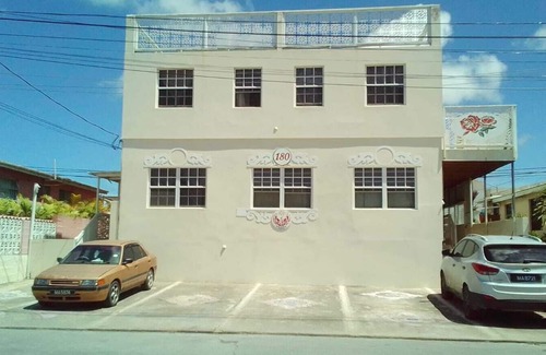 Pine Gardens Apartment | Cozy One Bedroom Apartment in Peaceful Warrens Location