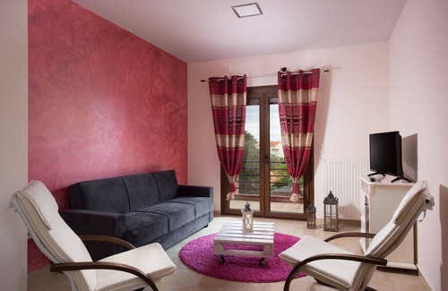 Monemvasia House | Cozy One-Bedroom Apartment with Scenic Mountain View