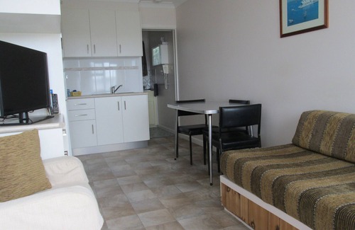 Bermagui Apartment | Beachside One Bedroom Apartment with Ocean View Amenities