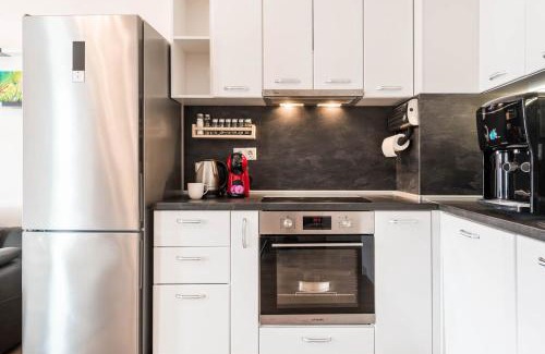Saints Constantine and Helena Apartment | One bedroom apartment in Amelia Kabakum