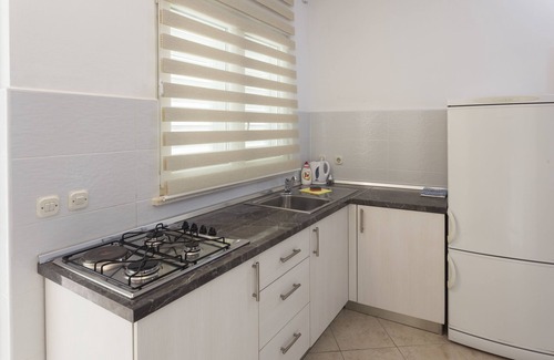Zuljana Apartment | Cozy One Bedroom Apartment with Terrace in Žuljana