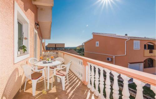 Podgradina Apartment | Child-Friendly 1 Bedroom Apartment in Podgradina - Rated 9.3