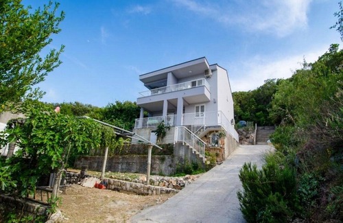 Orebic Apartment | Beachside One Bedroom Apartment with Ocean View in Pelješac