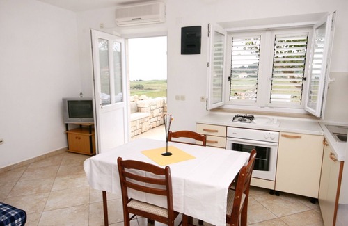 Vela Glavica Apartment | Seaside One Bedroom Apartment with Terrace in Lumbarda