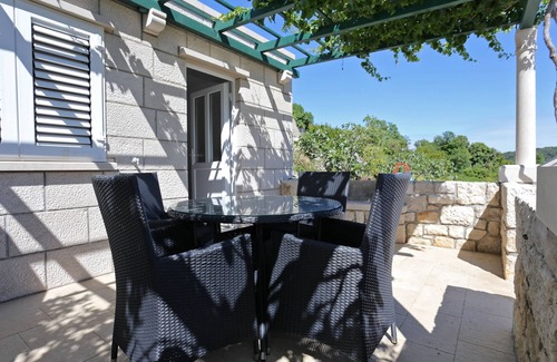 Vela Glavica Apartment | Seaside One Bedroom Apartment with Terrace in Lumbarda