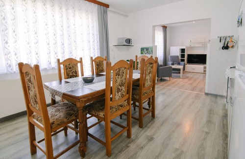 Lipovaca Dreznicka Apartment | Cozy One Bedroom Apartment with Terrace in Plitvice